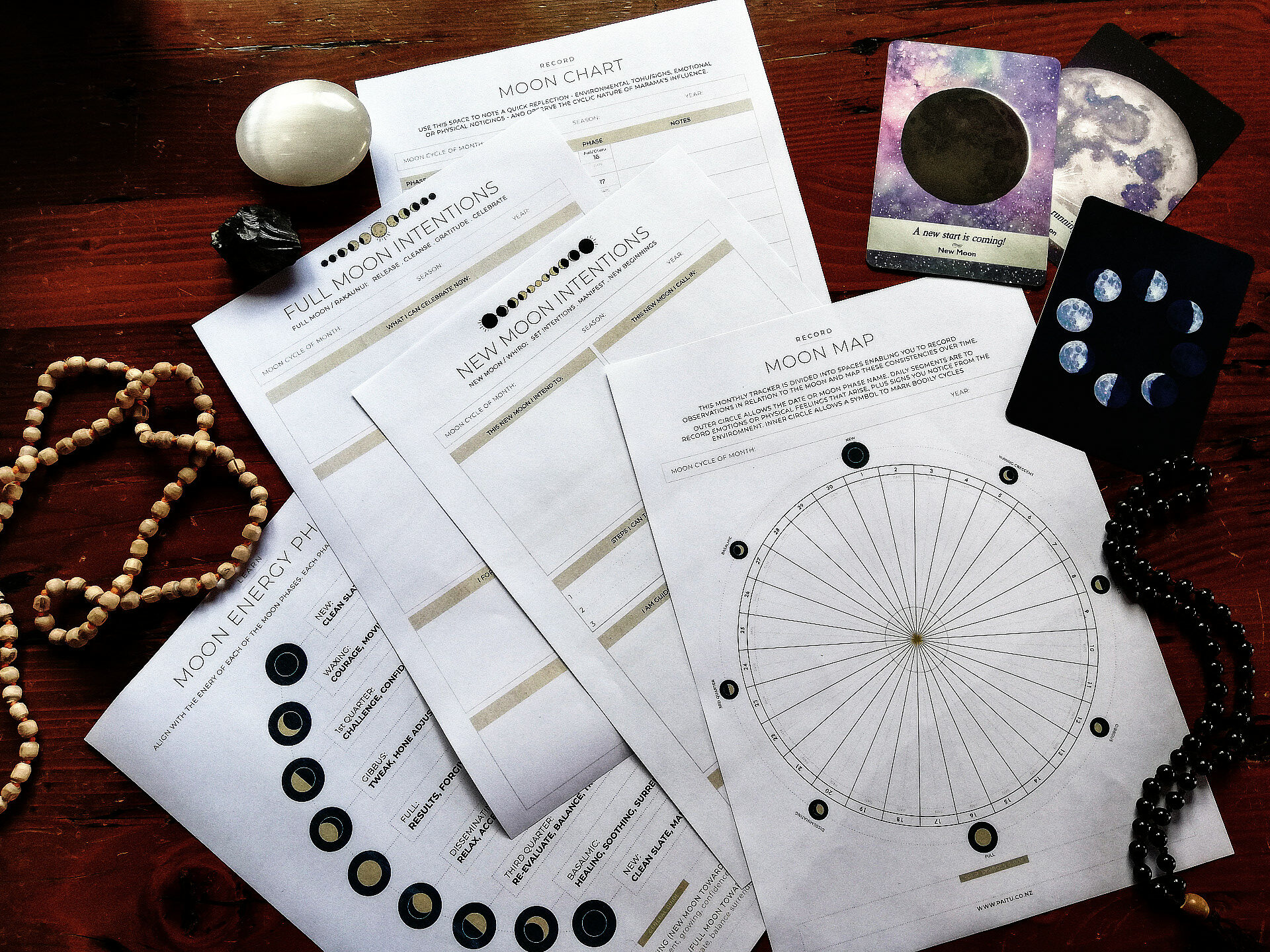 New + Full moon intention setting : Moon intention journal